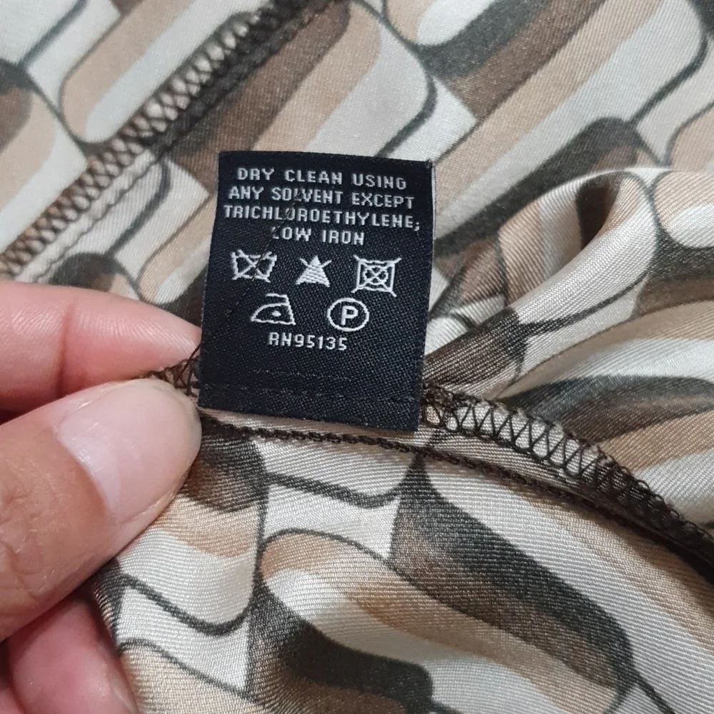 100% Silk Lafayette 148 Button down Shirt - Picture 8 of 8